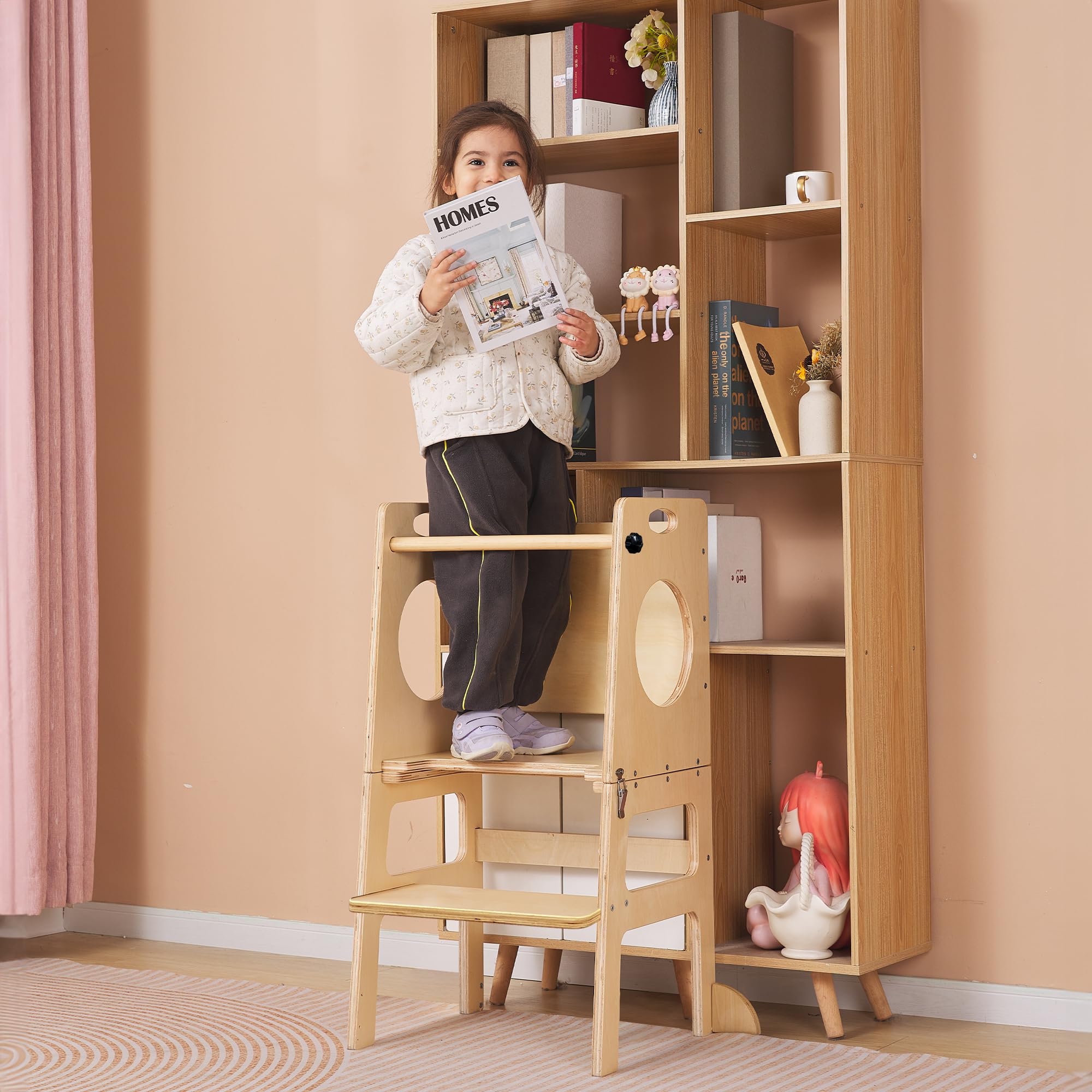 SHWWQUE kid-safe tower ready for independent climbing and exploration