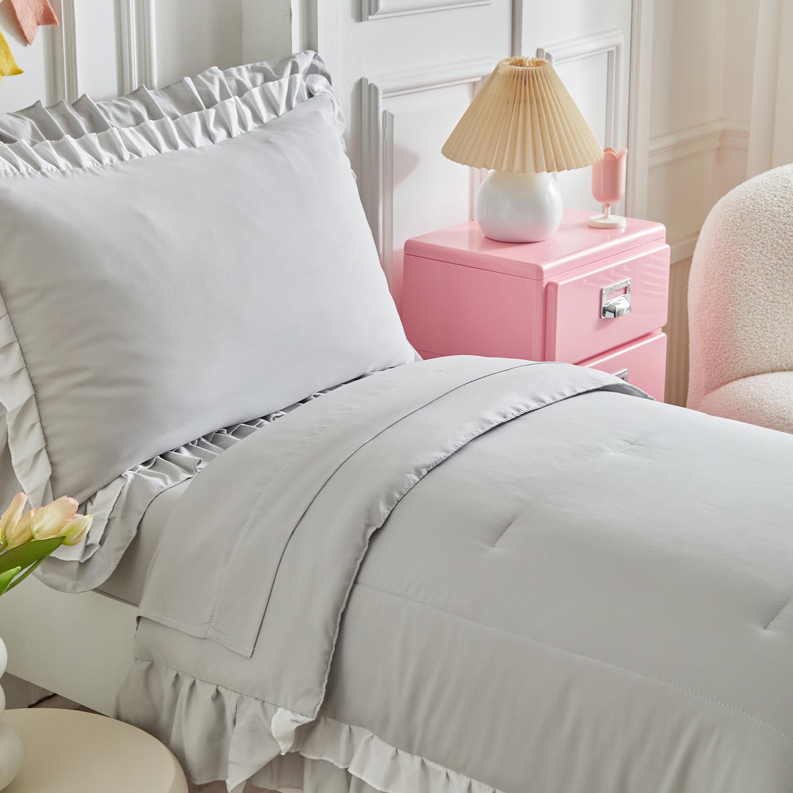 Shxime flat sheet detail emphasizing generous top sheet size