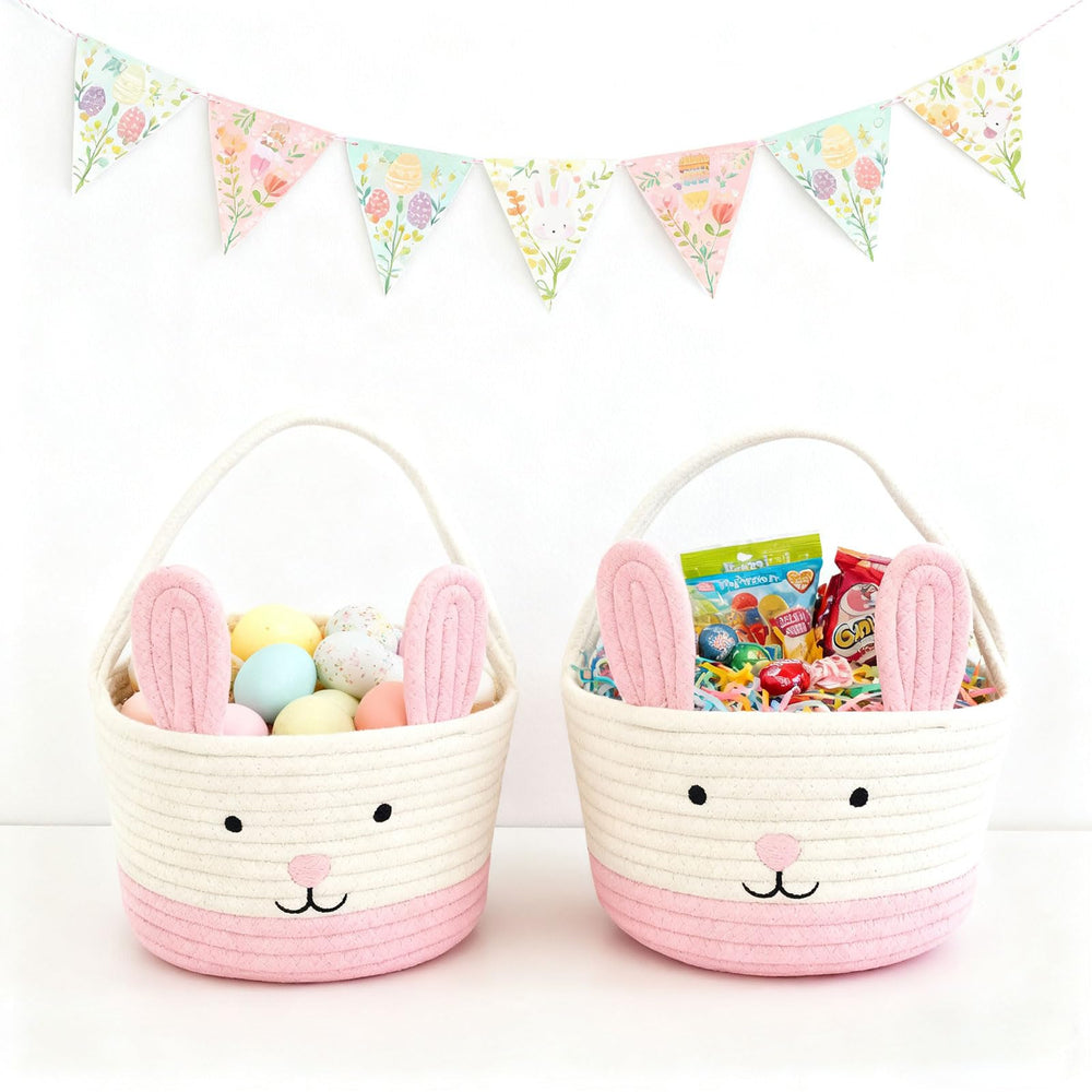 SIAHFNW Storage-friendly basket for toys and treasures after playtime.
