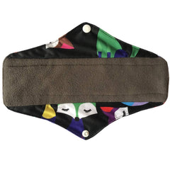 Sigzagor MUMBABY Fox pad with wings closed for secure underwear fit.