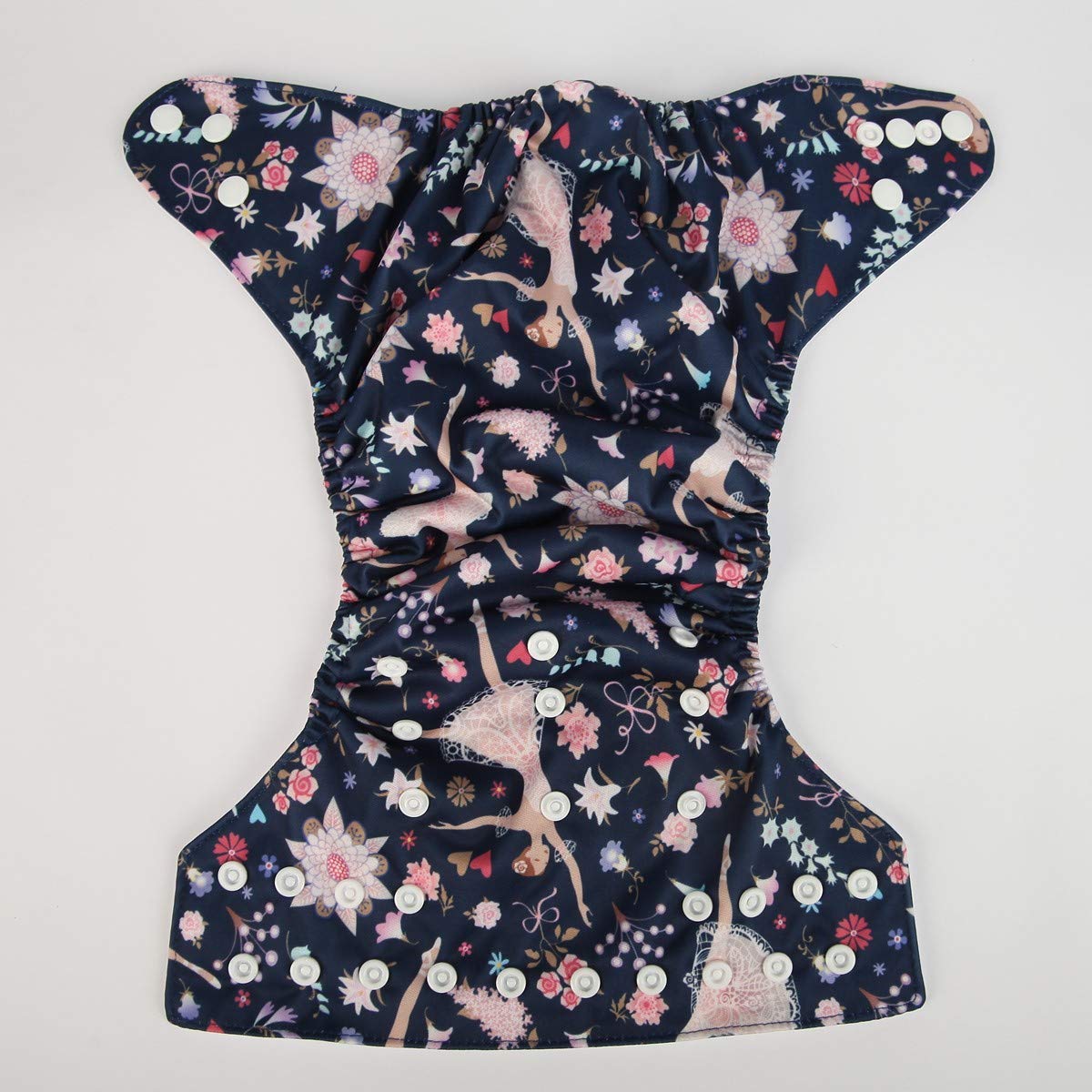Sigzagor PUL waterproof outer layer keeps baby dry during outings.
