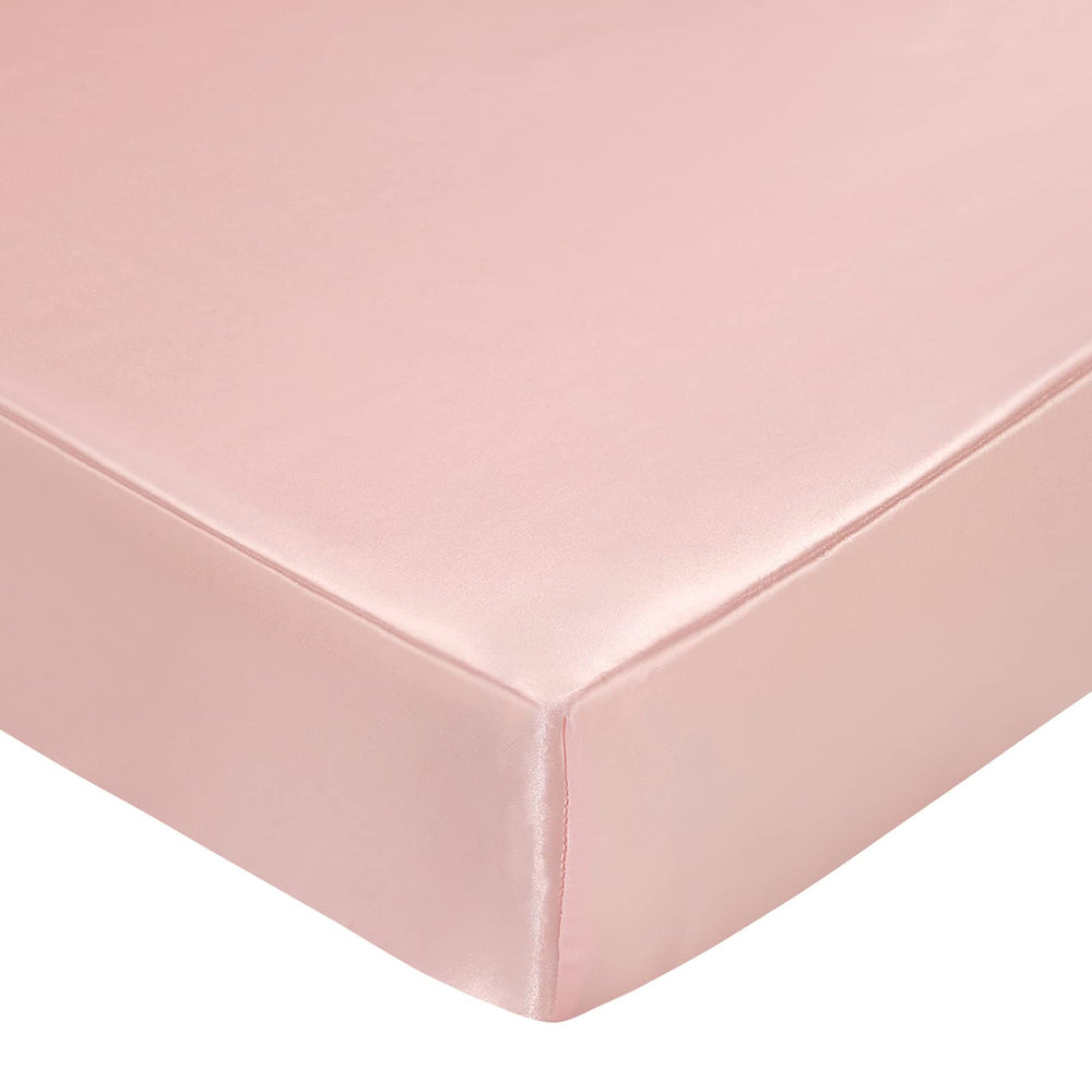 SiinvdaBZX pink satin close-up shows silky texture and cool touch.