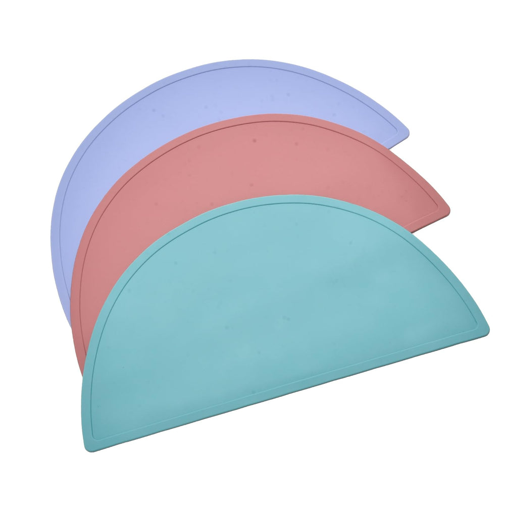 SILI FACTORY bear placemat half-circle purple for toddler meals.