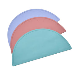 SILI FACTORY bear placemat half-circle purple for toddler meals.