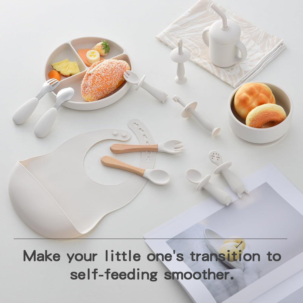 SILI FACTORY training cup with straw supports toddlers learning to drink independently.