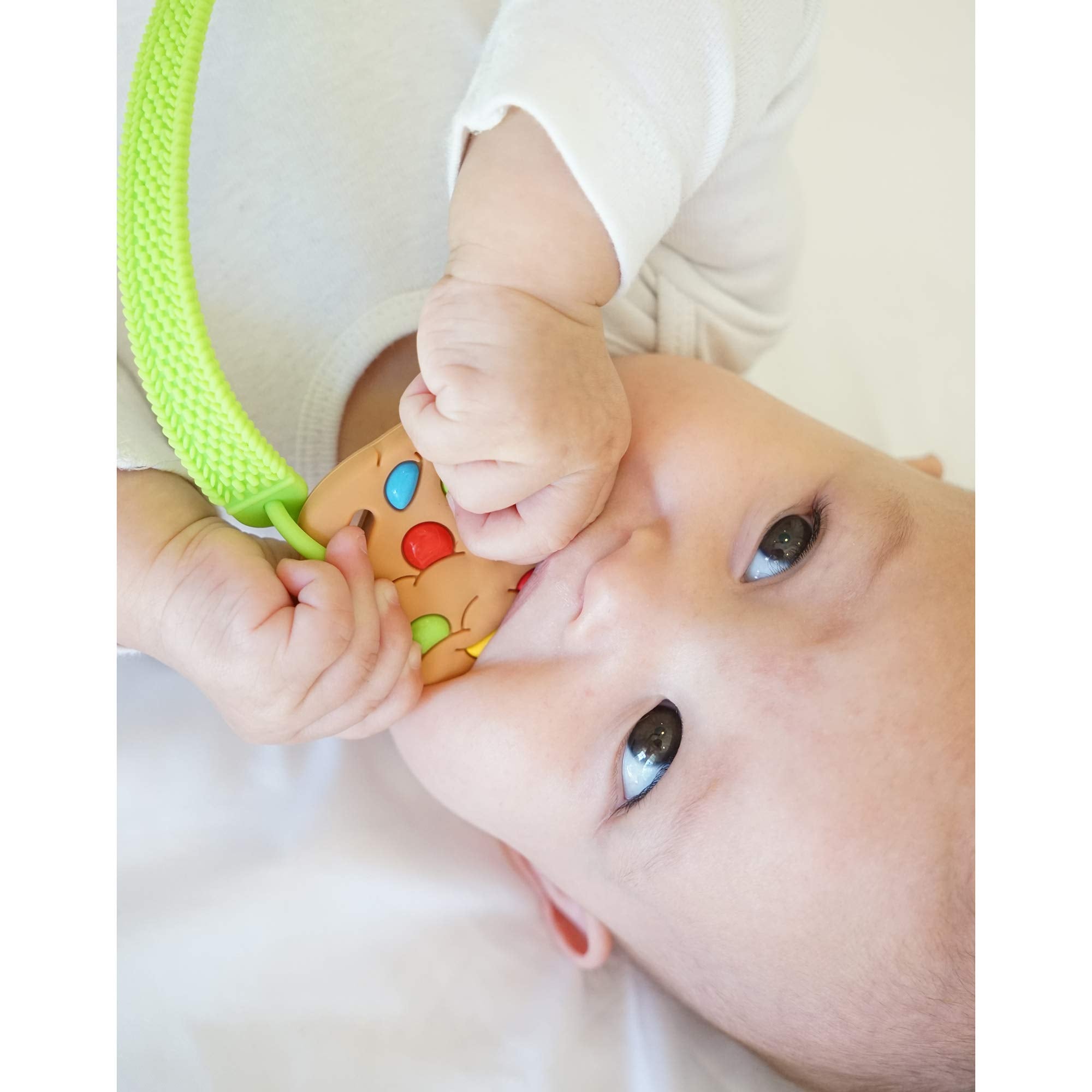 Silli Chews removable tether strap keeps the teether within reach.