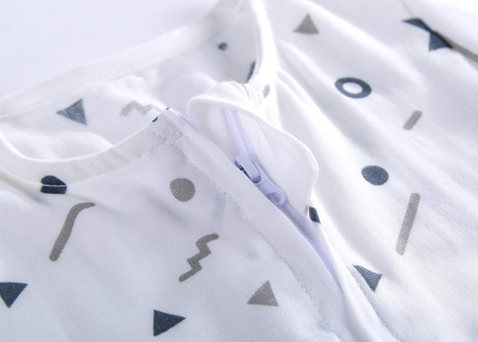 Sincere lightweight sleep sack weighs about 0.5 lb for easy wear.