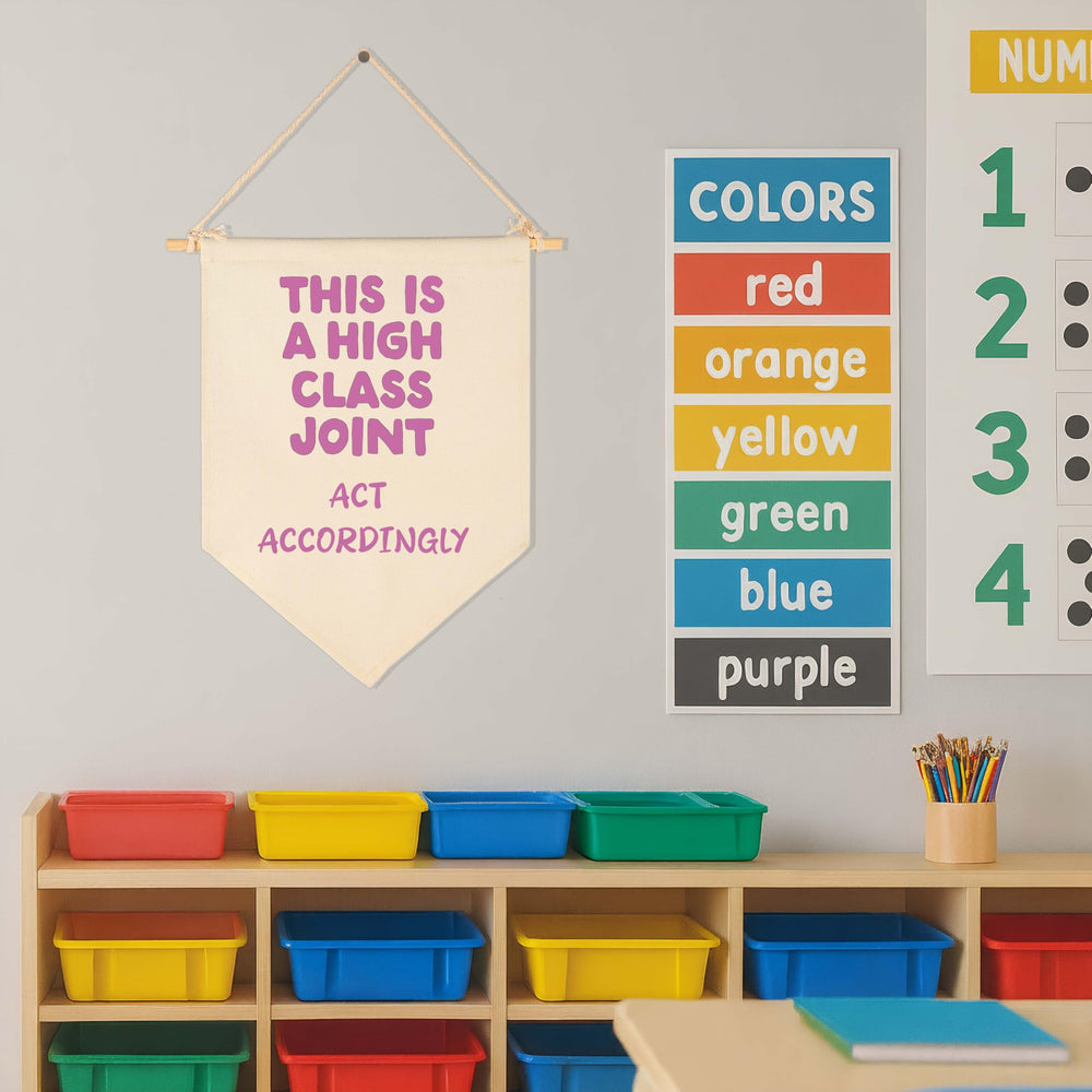 Sioial easy hanging banner cord-stick demonstrates quick setup and lightweight display