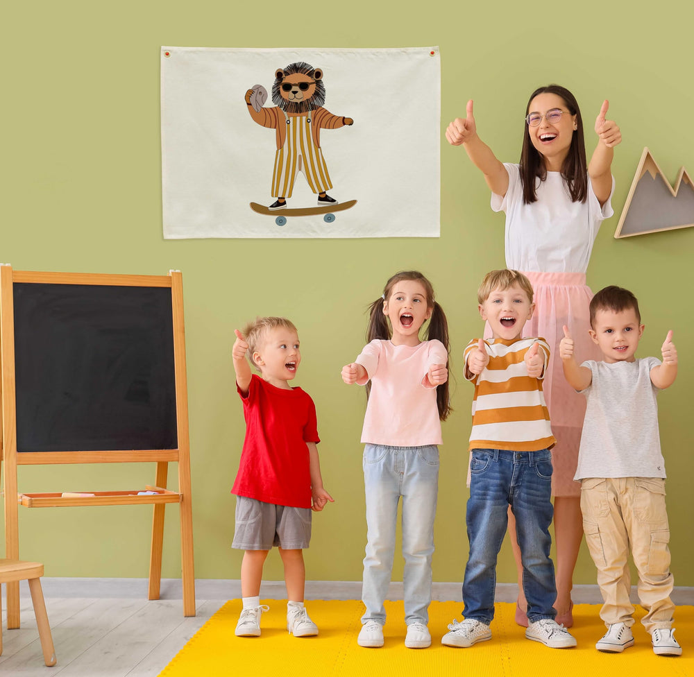 Sioial Lion Skateboarding Banner makes a thoughtful gift for baby showers or birthdays.