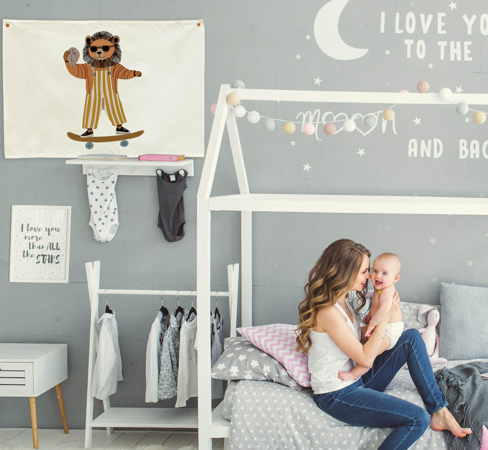 Sioial Lion Skateboarding Nursery Banner supports a friendly learning vibe in reading nooks.