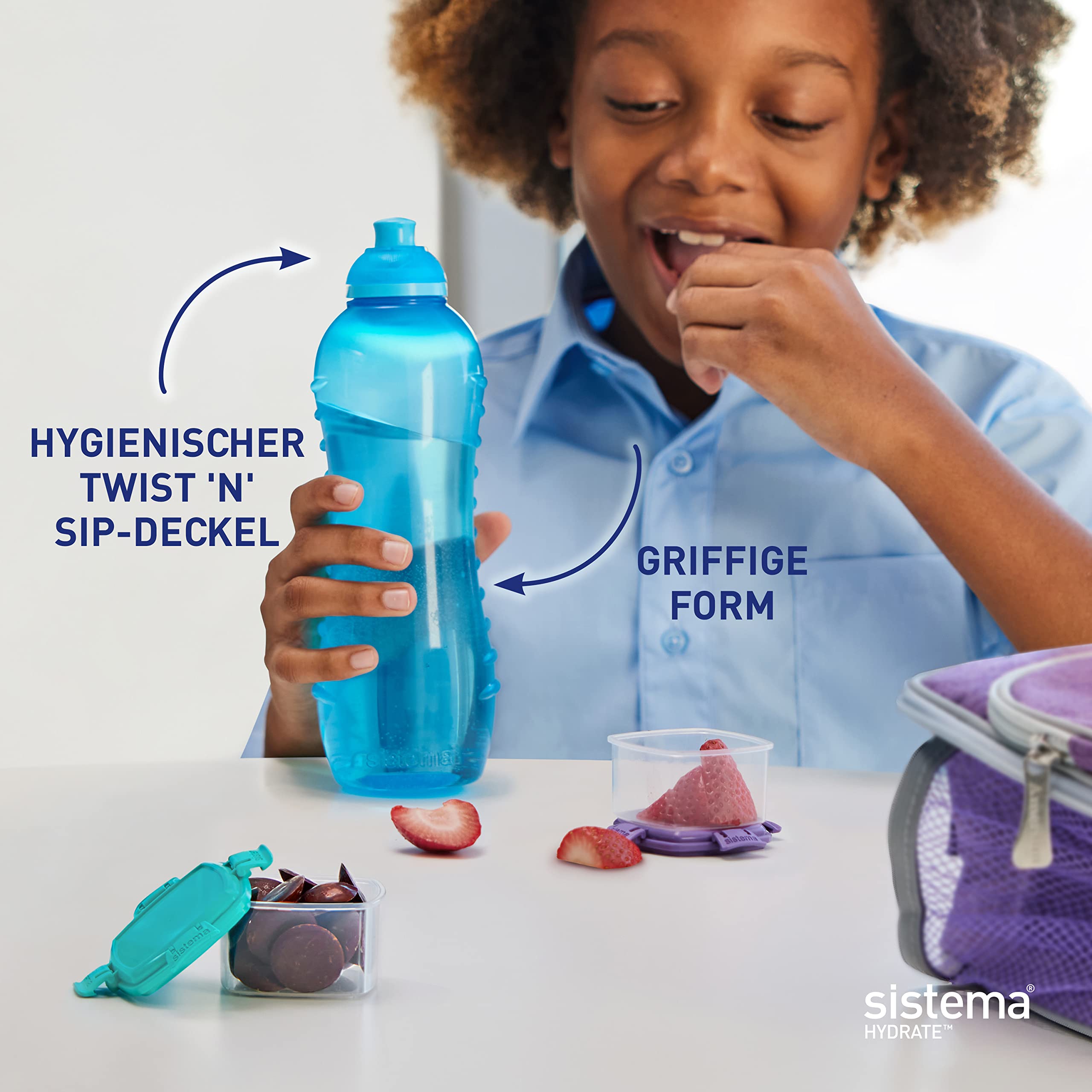 Sistema Hydrate bottle easy grip showcases secure hold during sports.