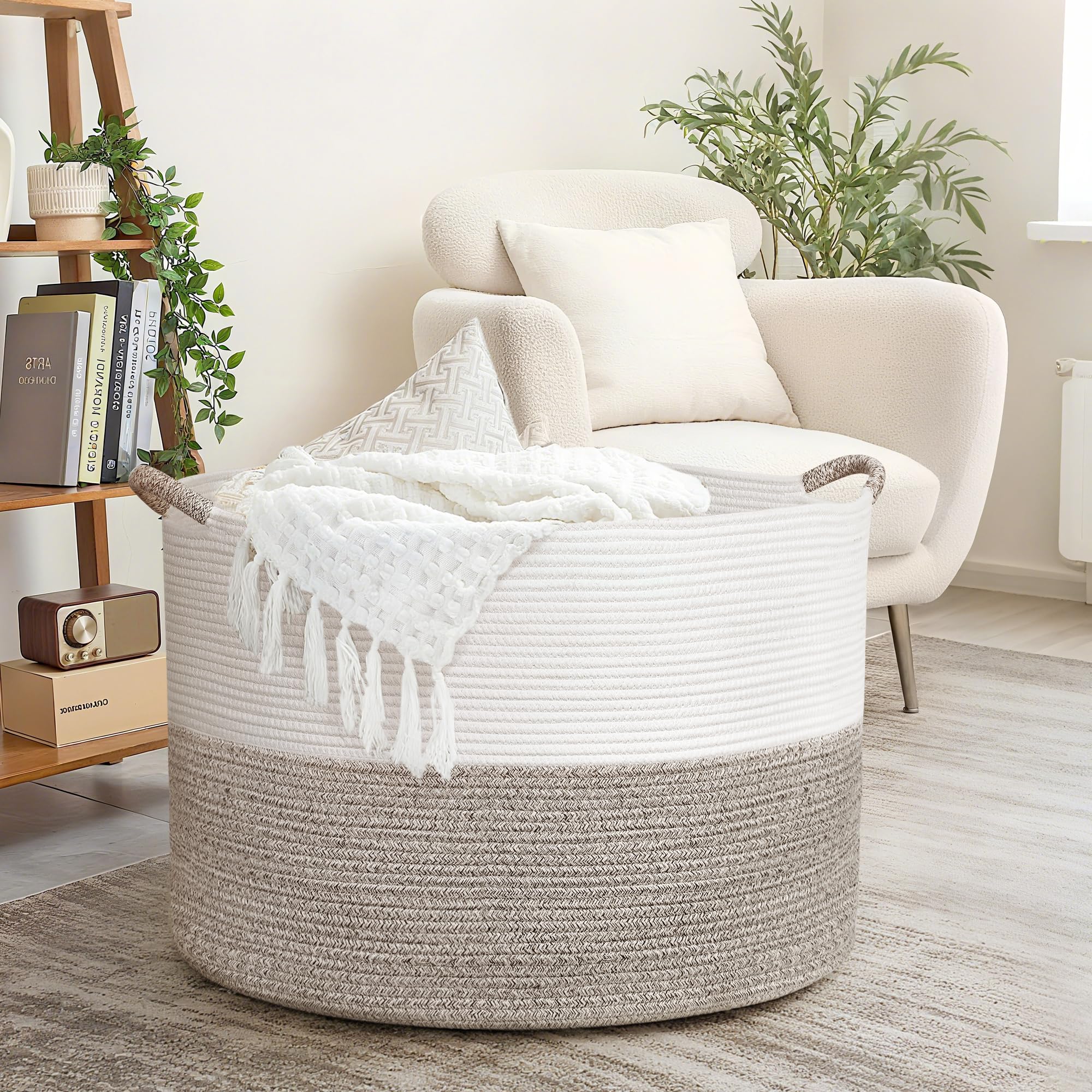 Sitanflex XXXXL blanket basket with two mini baskets for remotes and keys.
