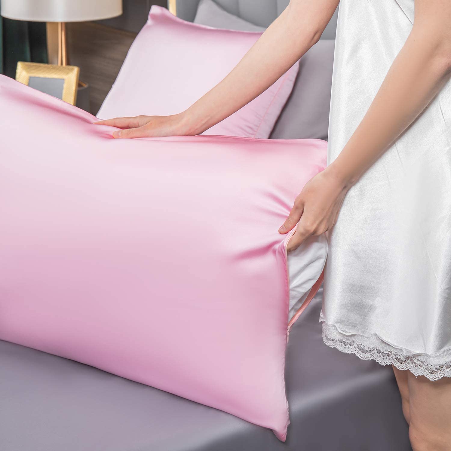 SIYUAN breathable surface keeps you cool in summer and warm in winter.