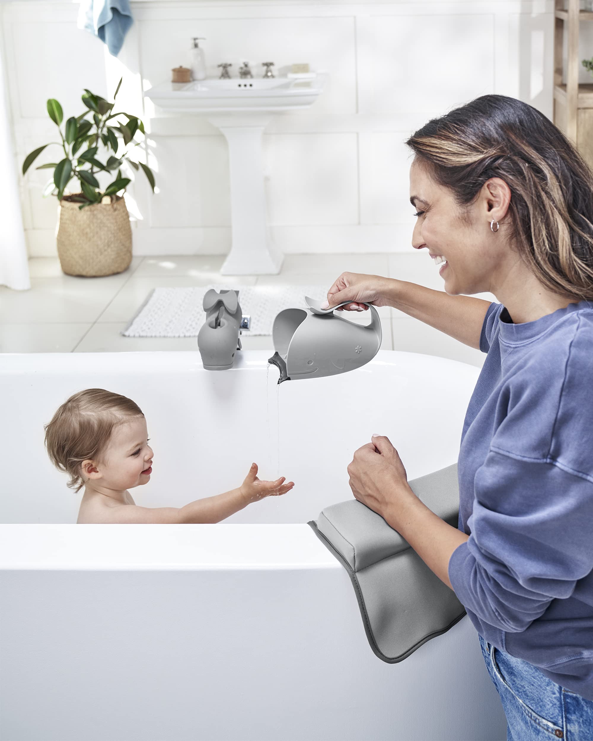 Skip Hop MOBY bath time setup with the rinse cup