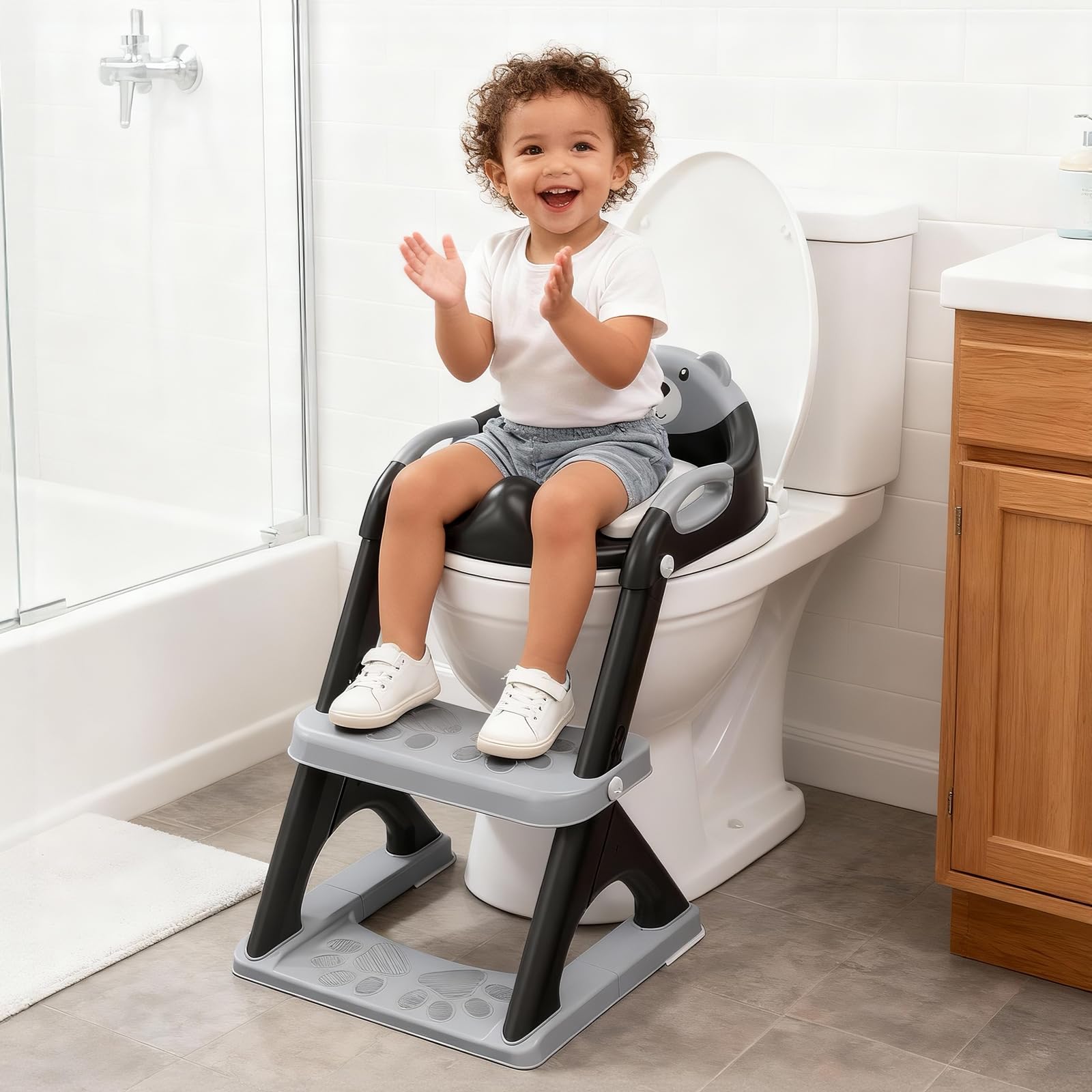 SKYROKU sturdy base provides stable potty training sessions.