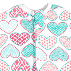 SleepingBaby Zipadee-Zip roomy swaddle promotes hip-friendly movement.