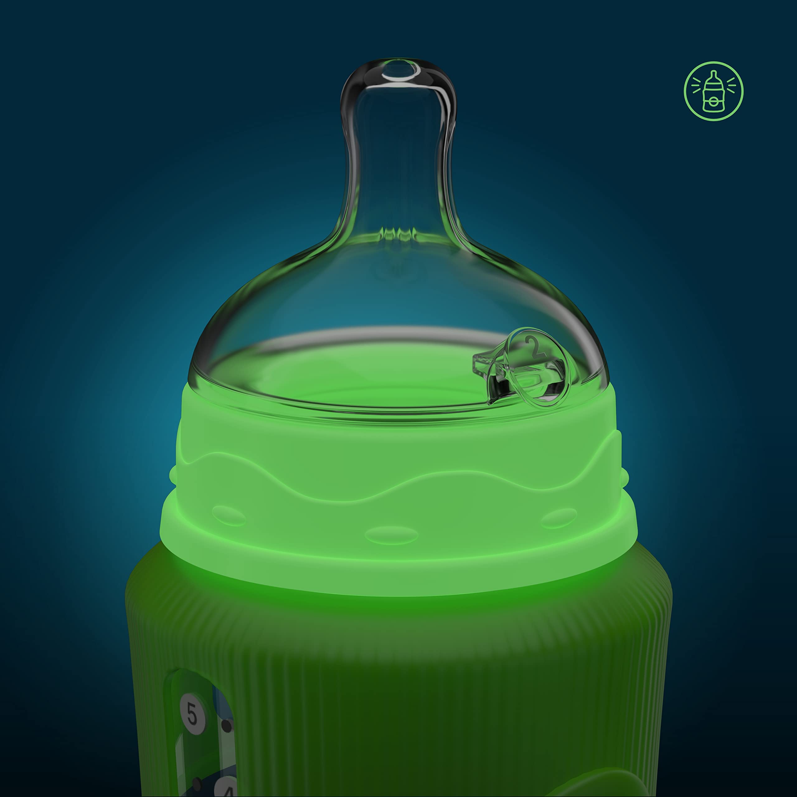 Smilo bottle on the go with leak-proof cap for travel.