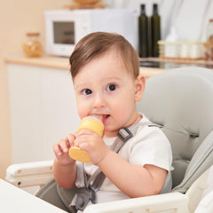 Smily Mia BPA-free silicone materials emphasize safety during teething exploration.