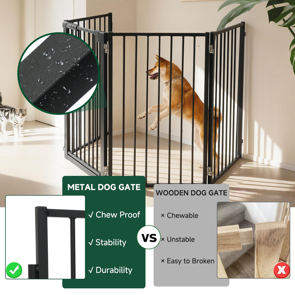 Snagle Paw gate with door closed demonstrates secure two‑way auto‑close feature.