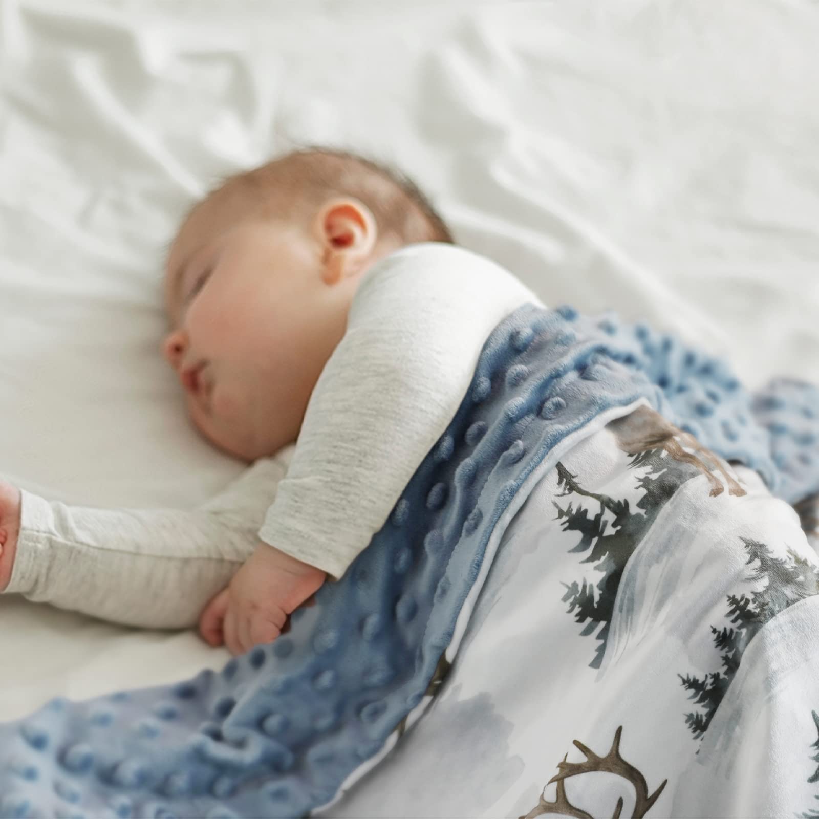 Soarwg Kids gender-neutral design fits any nursery or stroller outing