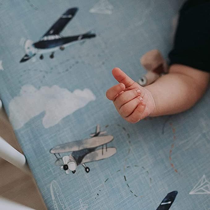 Thick elastic edge keeps sheet securely in place on a toddler mattress
