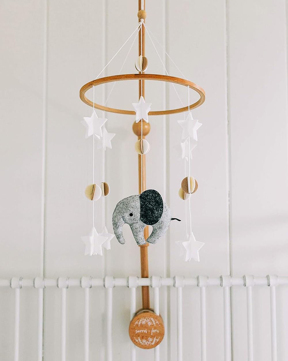 Sorrel + Fern crib and bassinet-ready design in a neutral palette.