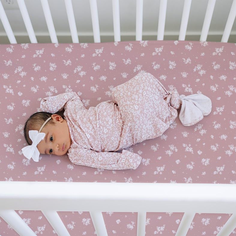 Sorrel + Fern deeper pockets close-up proving secure fit on standard and toddler mattresses