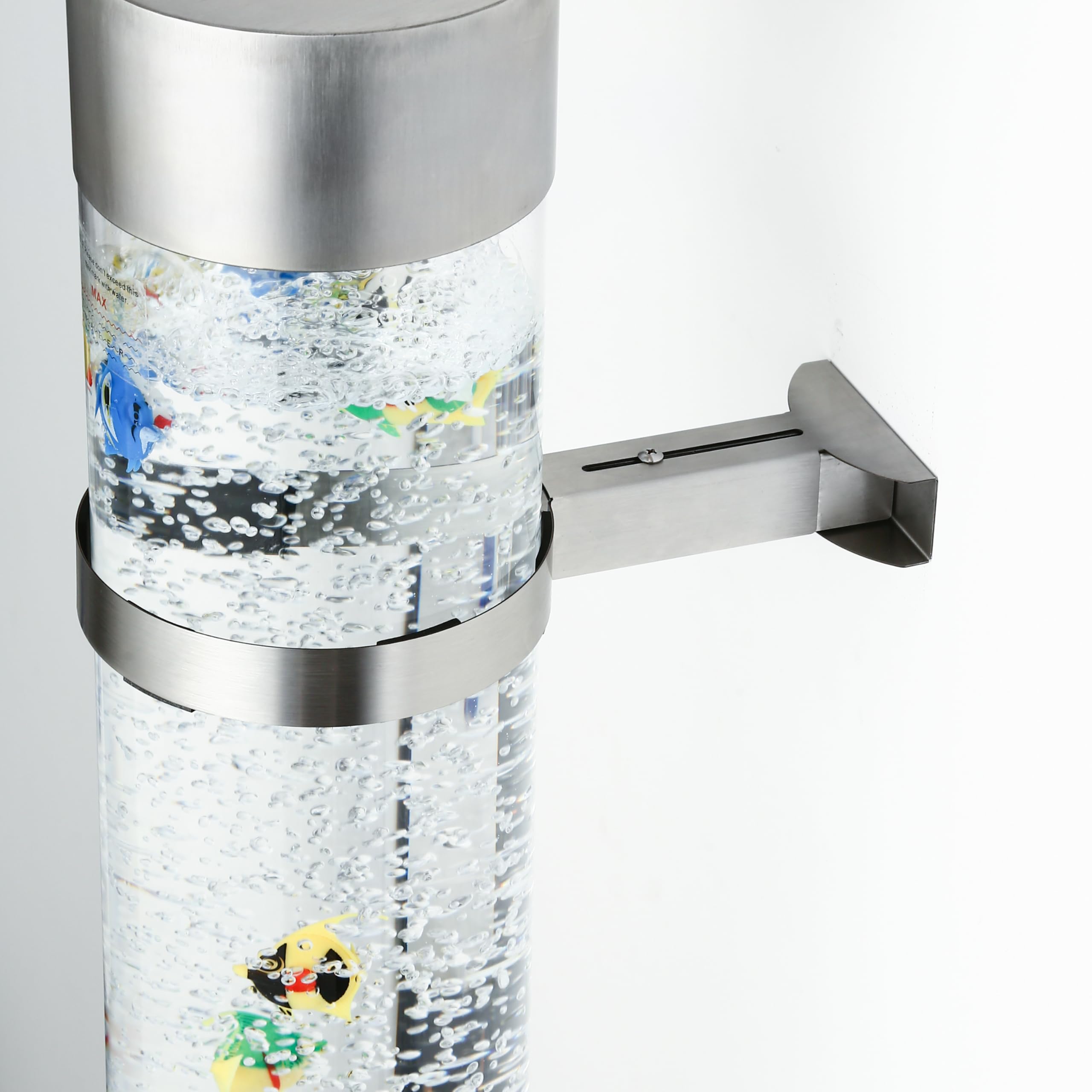 Special Supplies Diamond 5-foot bubble tube creates a tall, inviting focal point.