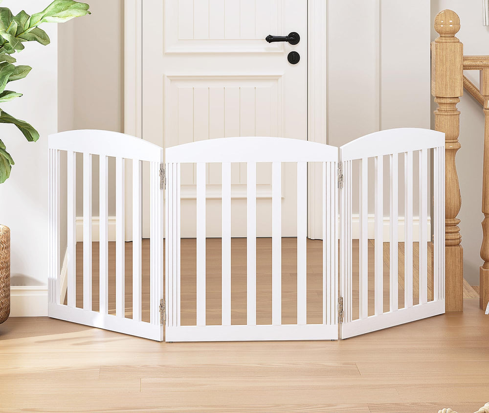 Spirich dog gate indoor in white wood for doorways and stairs