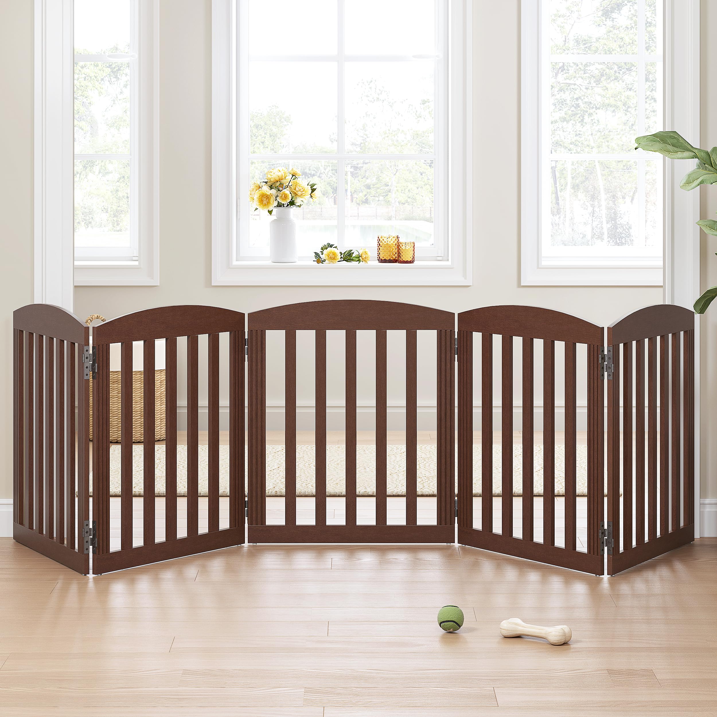 Spirich wooden gate folding into a Z-shape for flexible room division.
