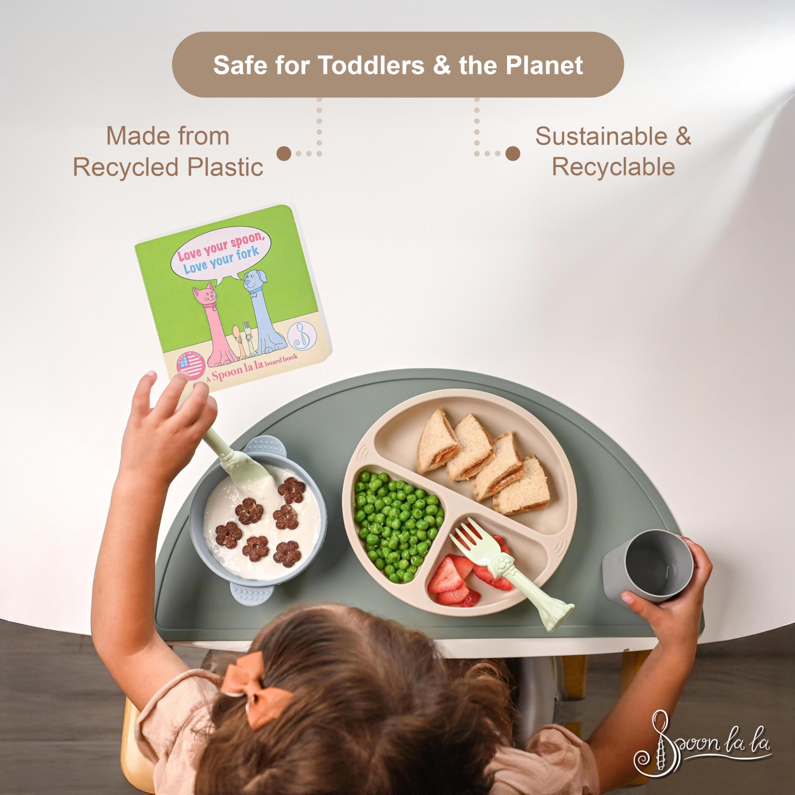 Spoon la la BPA-free plastic ensures safe everyday use for kids.