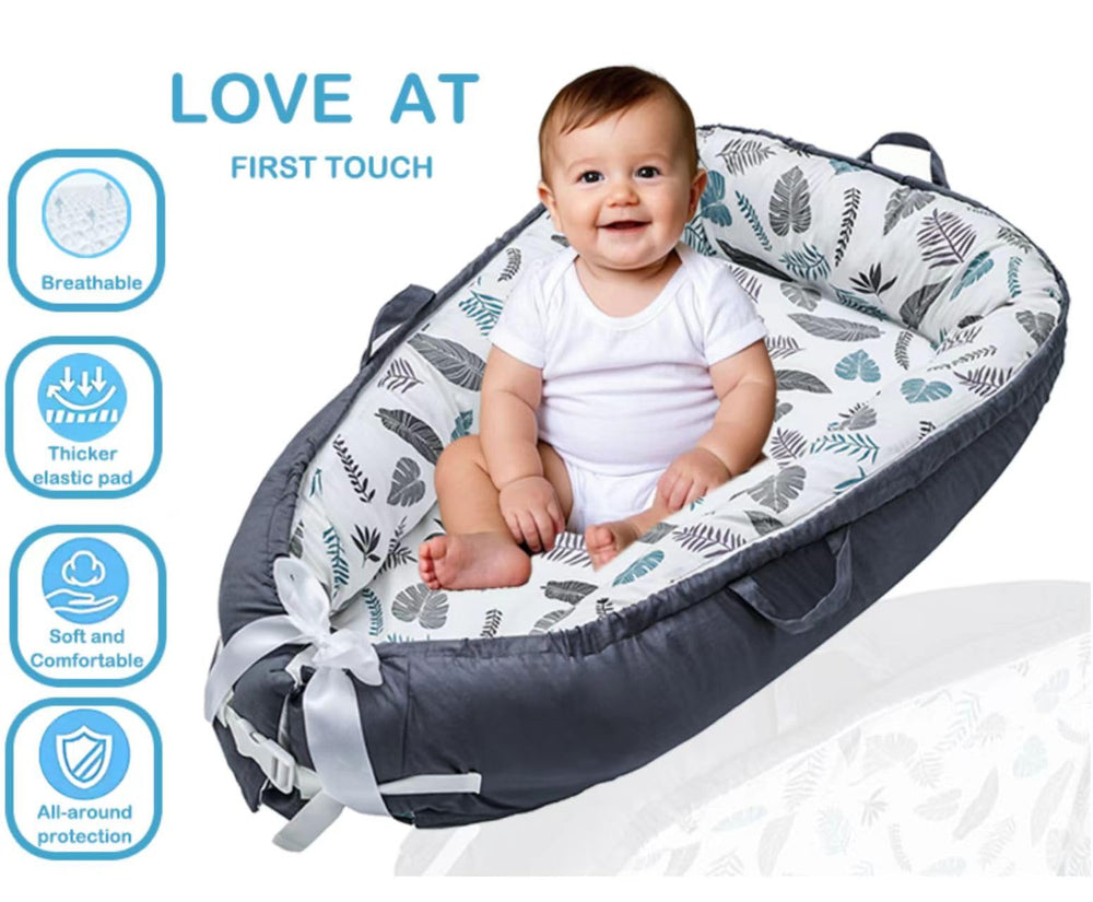 Durable zipper on the nest cover enables quick wash and reuse.