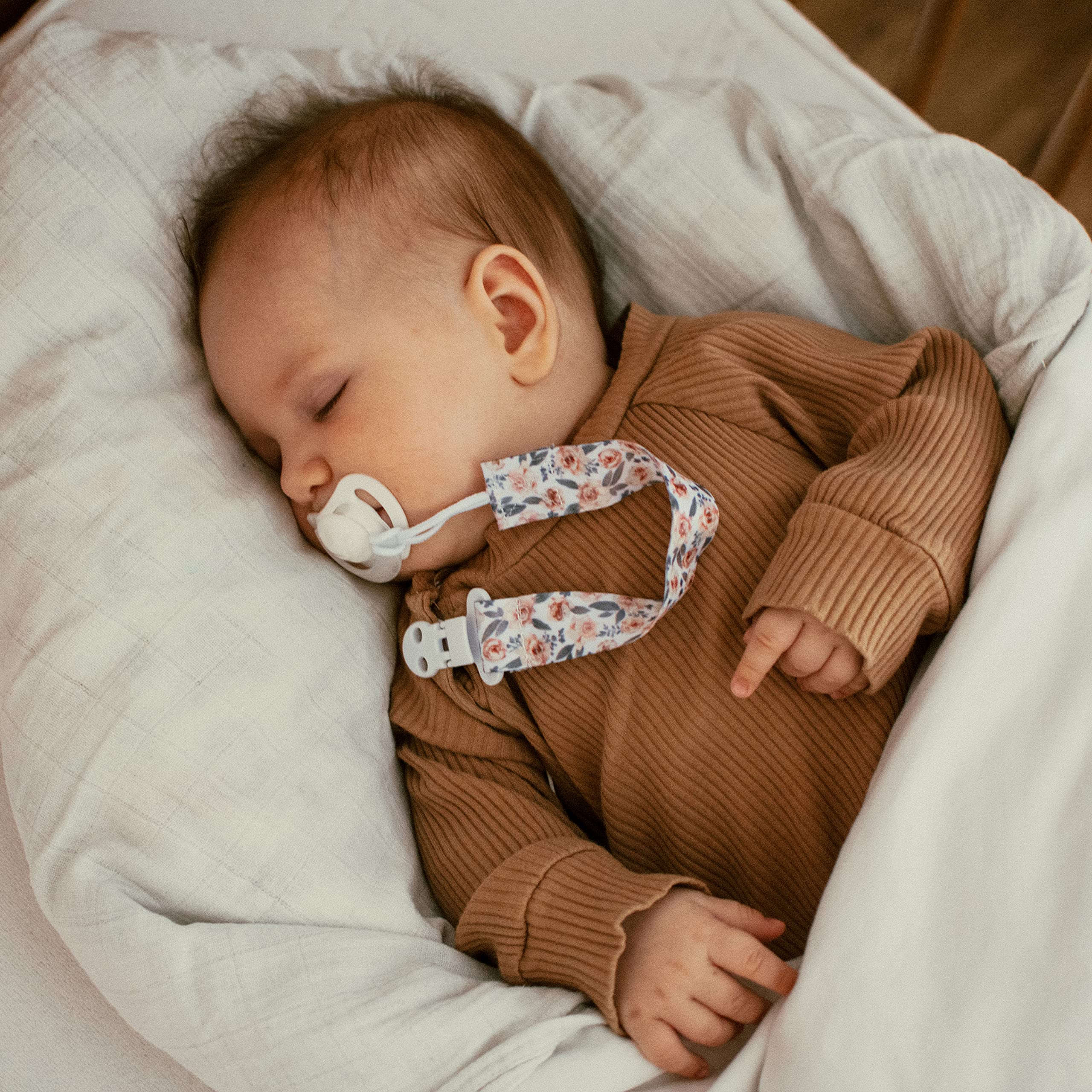 Stadela safety-tested pacifier clips meet US and EU standards.