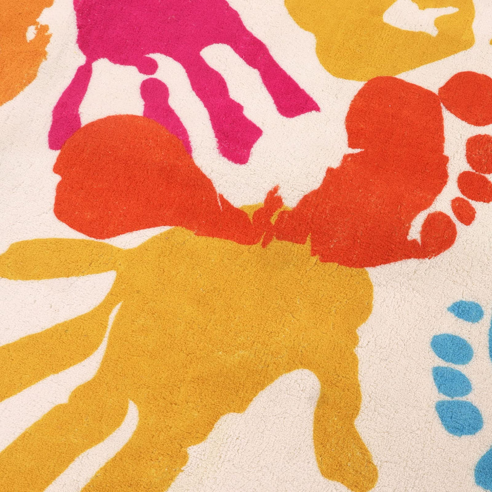 STARUIA machine washable rug simplifies cleaning after activities.