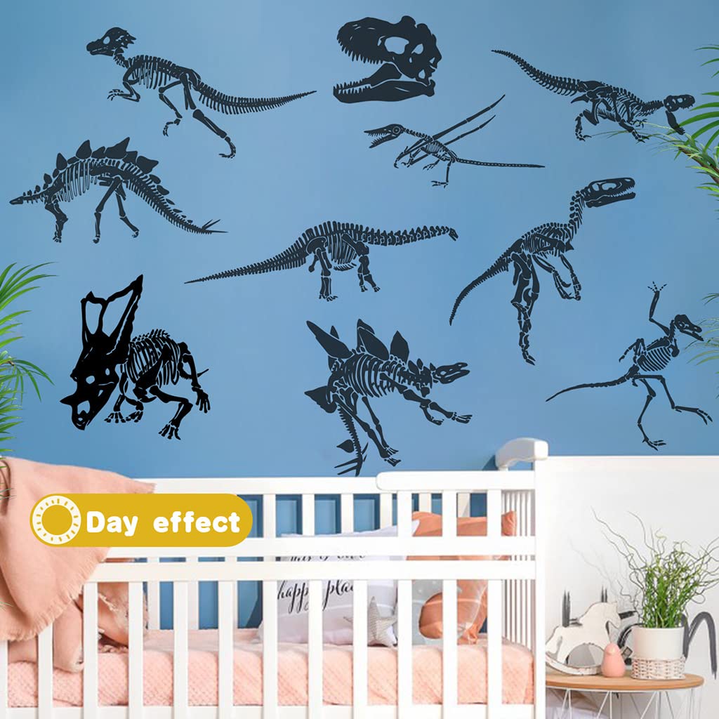 STNRST-IN dinosaur decals create a calming glow suitable for nighttime.