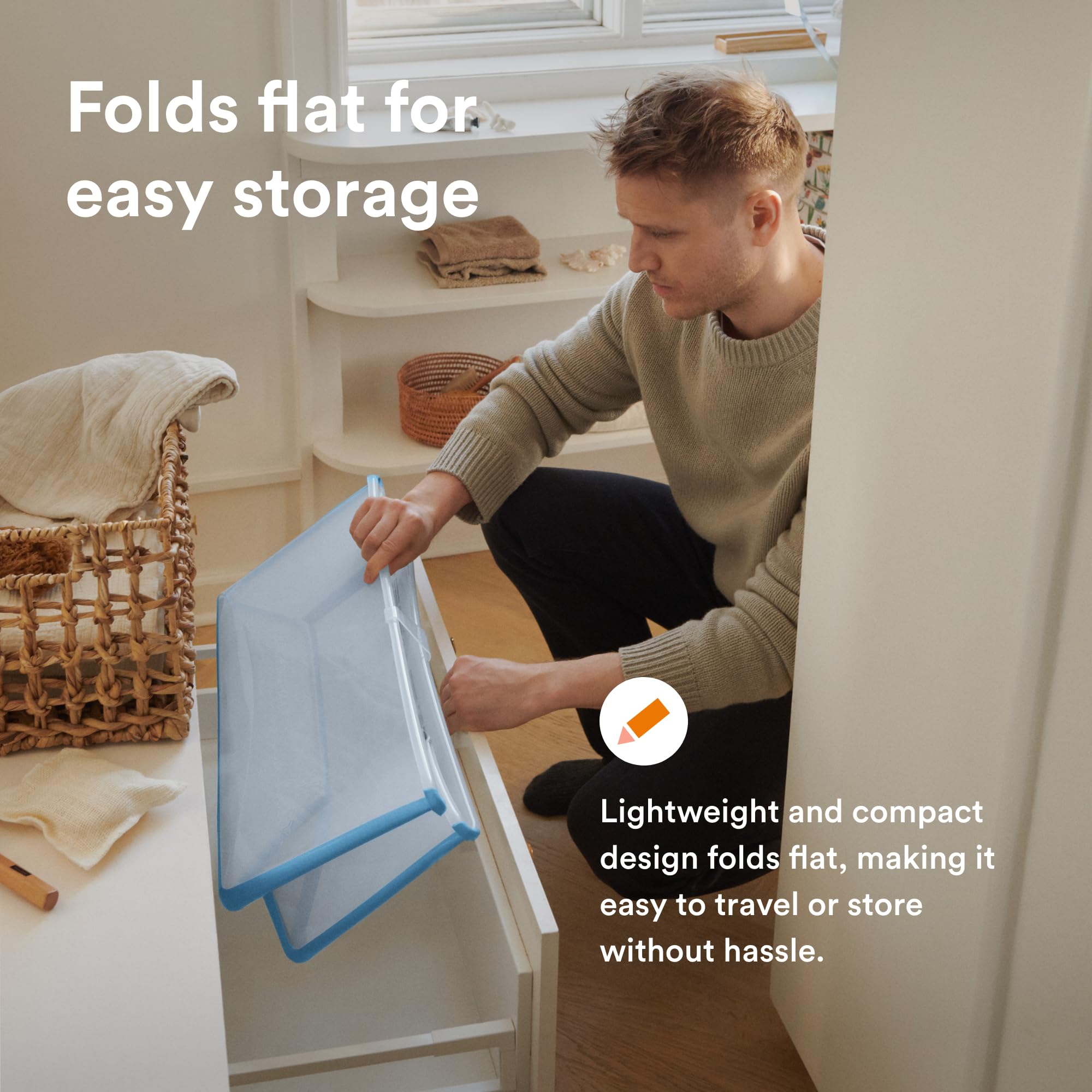 Stokke Flexi Bath features a non-slip base for extra stability.