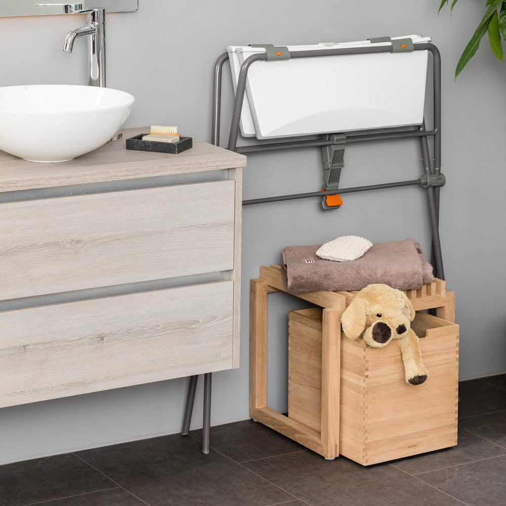 Stokke Flexi Bath Stand Grey non-slip legs ensure stable bath time