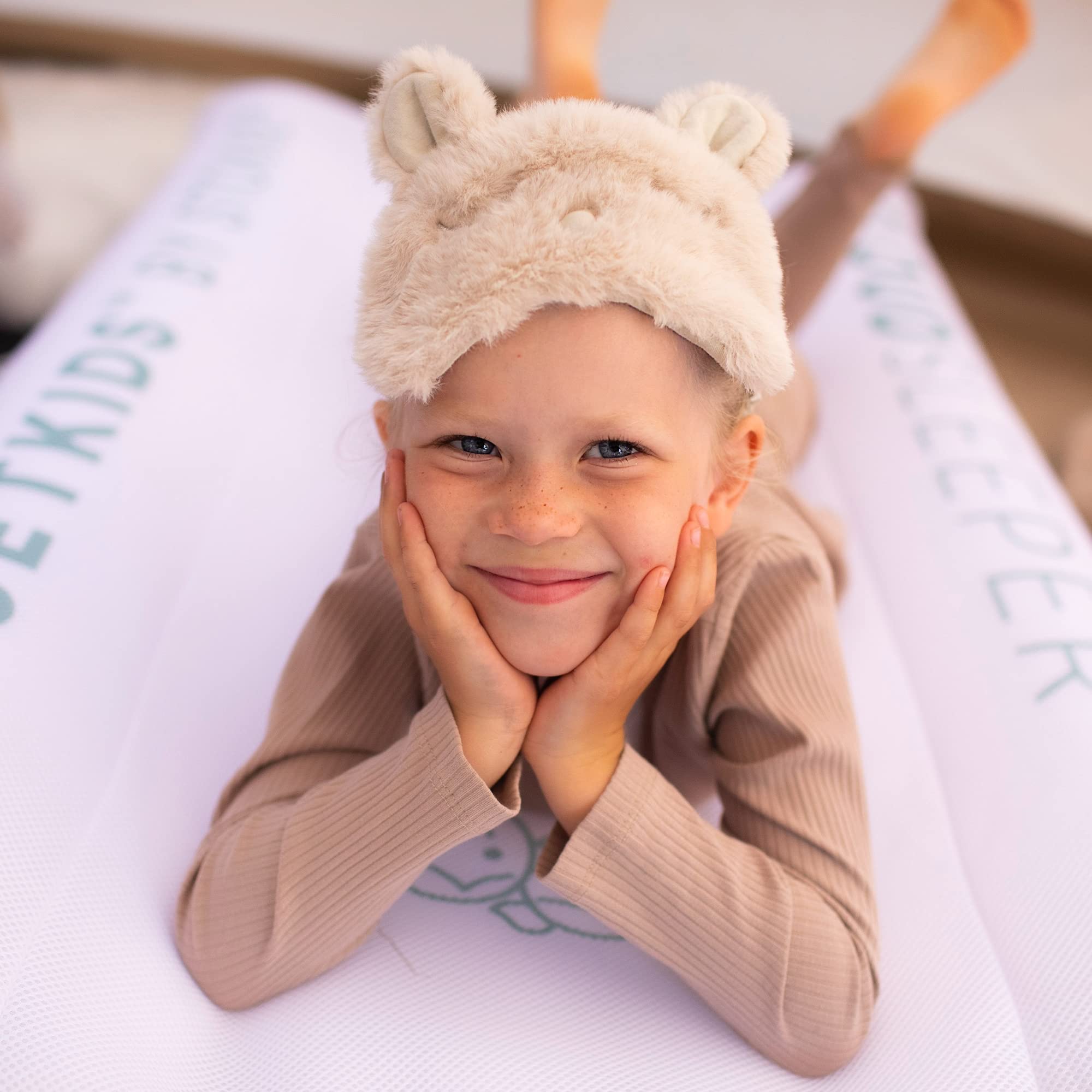 Stokke JetKids CloudSleeper thoughtfully designed by Stokke to support family travel.