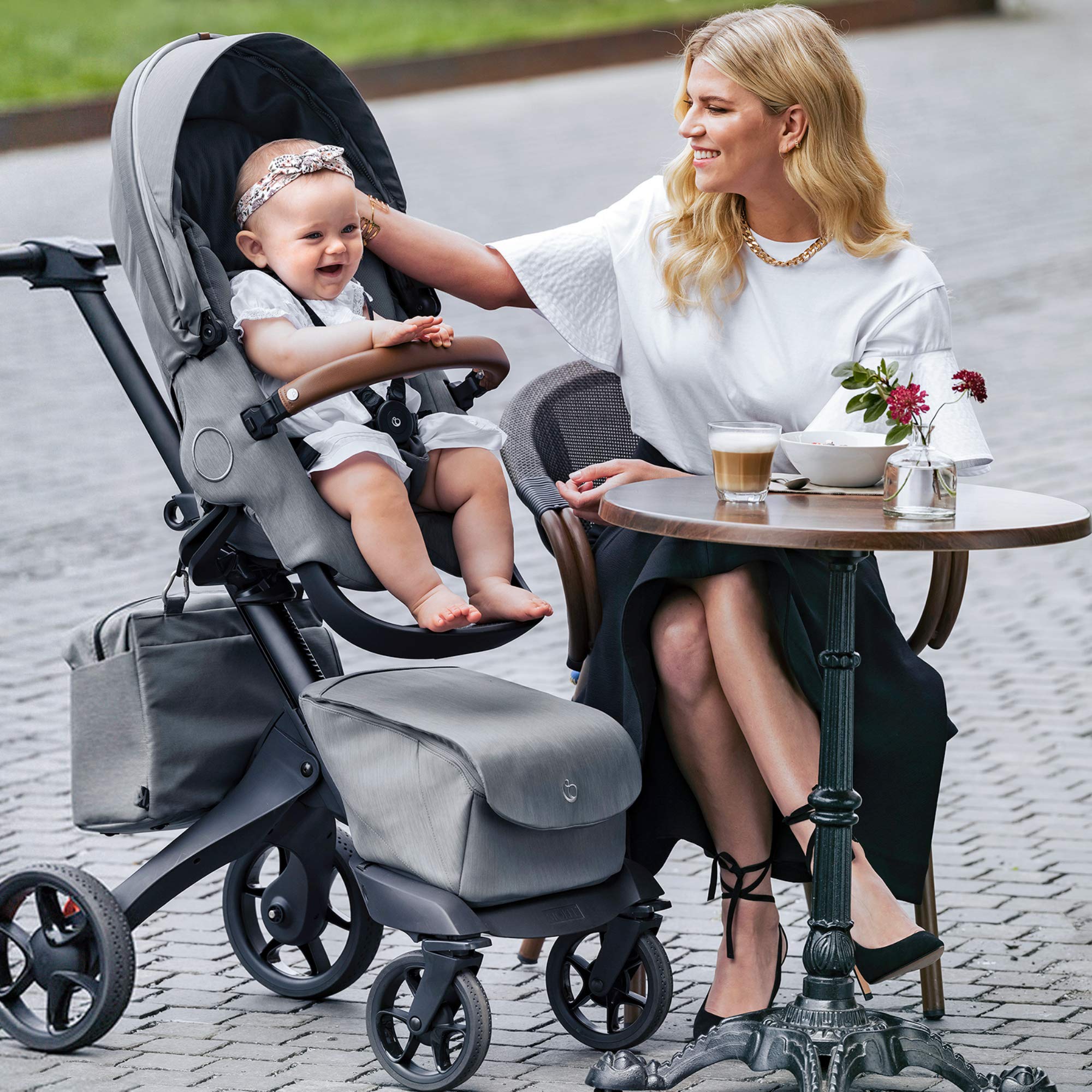 Stokke Xplory X bag interior pockets keep essentials organized during outings.