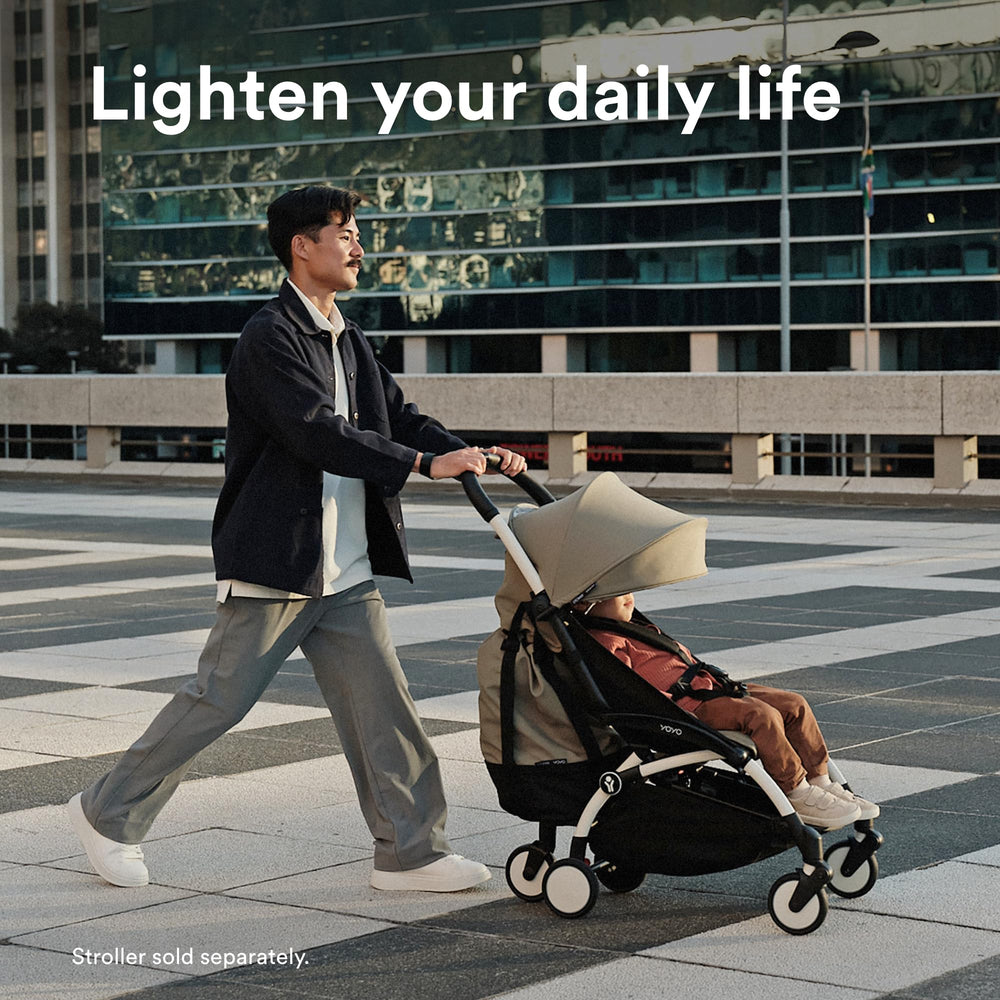 Stokke YOYO Bag Taupe showing integrated hooks for secure attachment