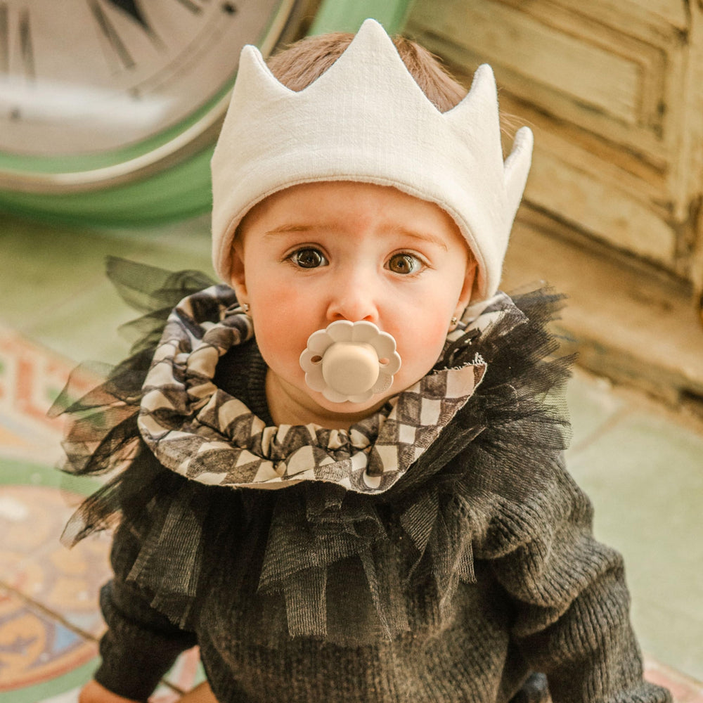 Reversible design of Suavinex Wonder pacifier for proper orientation
