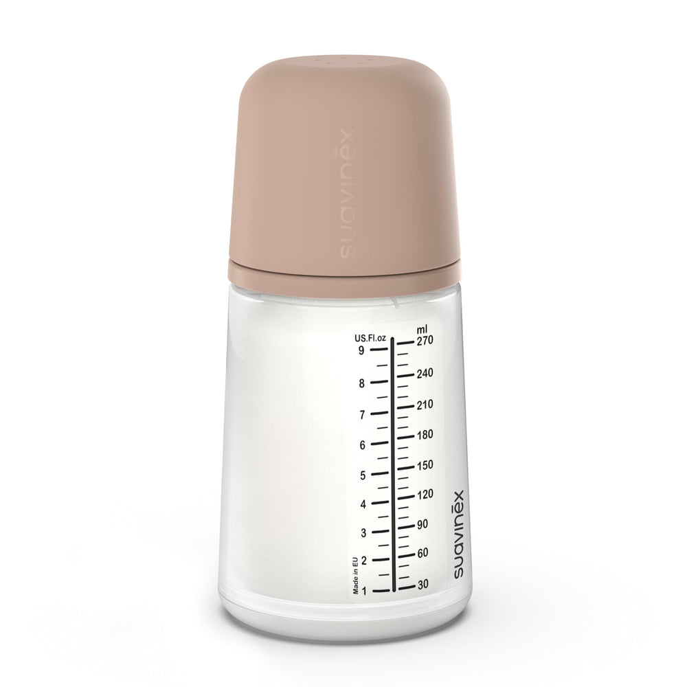 Suavinex Zero Zero medium-flow bottle illustrating suitable liquid flow.