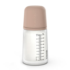 Suavinex Zero Zero medium-flow bottle illustrating suitable liquid flow.