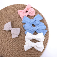 Sugarmelon alligator clip baby bow 3-4in provides secure hold.