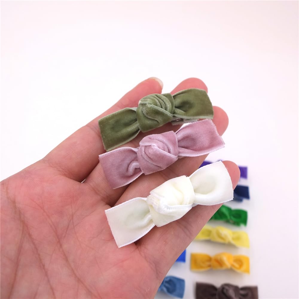 Sugarmelon fringe bangs clip for toddlers secures hair while staying gentle and comfortable.