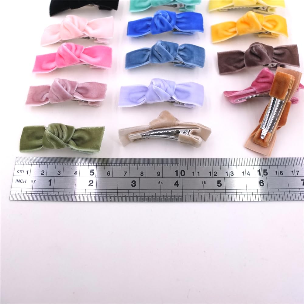 Sugarmelon velvet bow clip enhances pigtails with a charming touch.