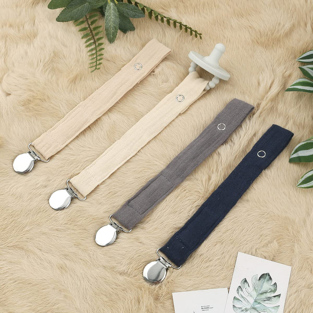 Sugee pacifier clip features a durable stainless steel clip for longevity.