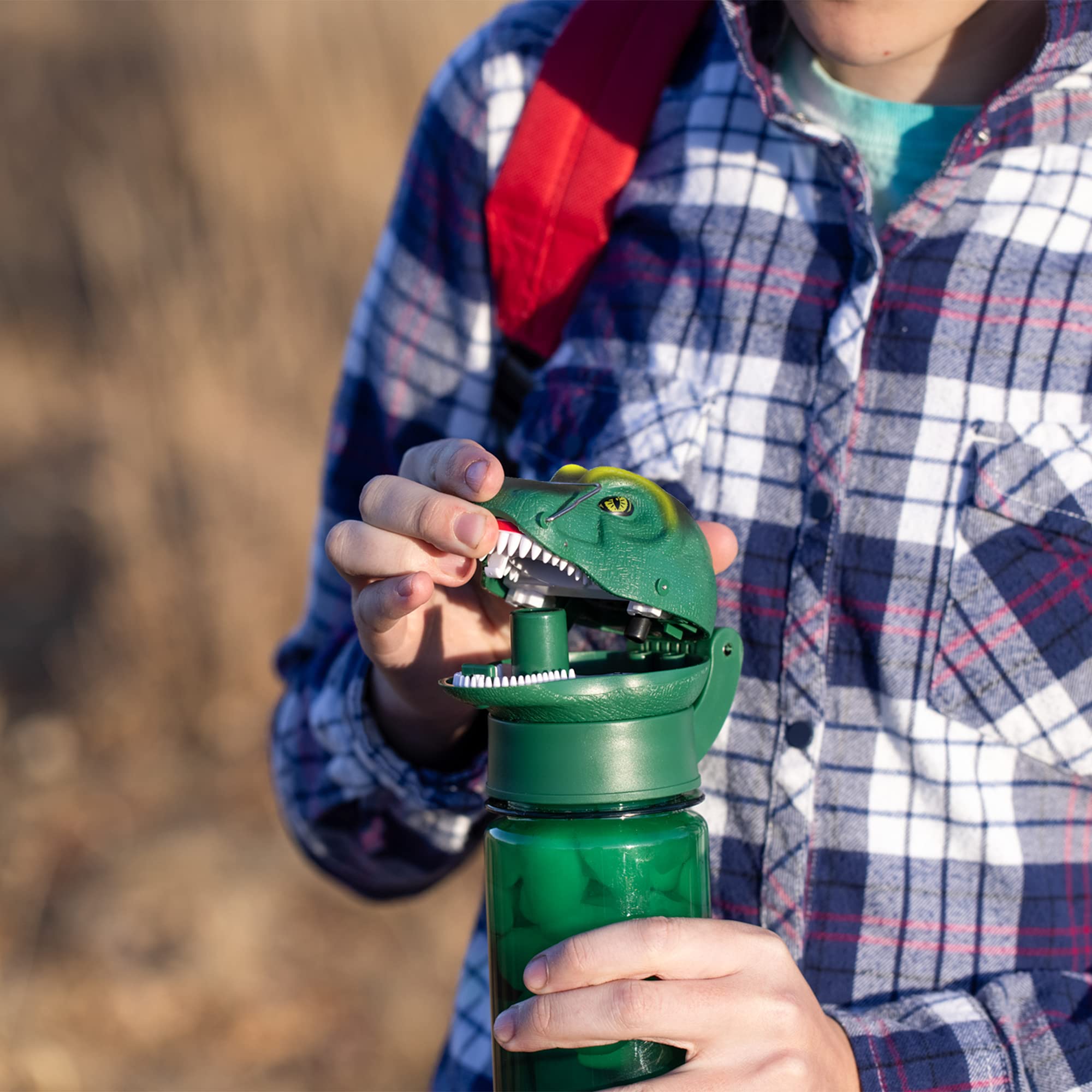 Sun Company RoarBottle leak-proof cap prevents spills during travel