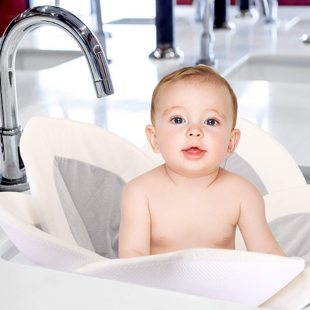 Sundee baby bath pad frees caregiver hands for smoother baths