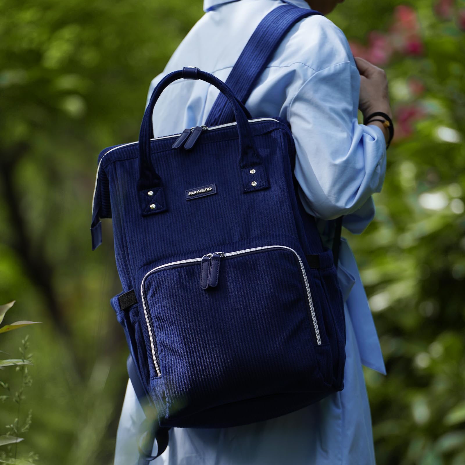 SUNVENO waterproof Oxford fabric in blue protecting contents